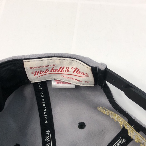 Chicago Bulls Mitchell & Ness Grey,black & green trimSnapback Adjustable hat/cap - Picture 9 of 10